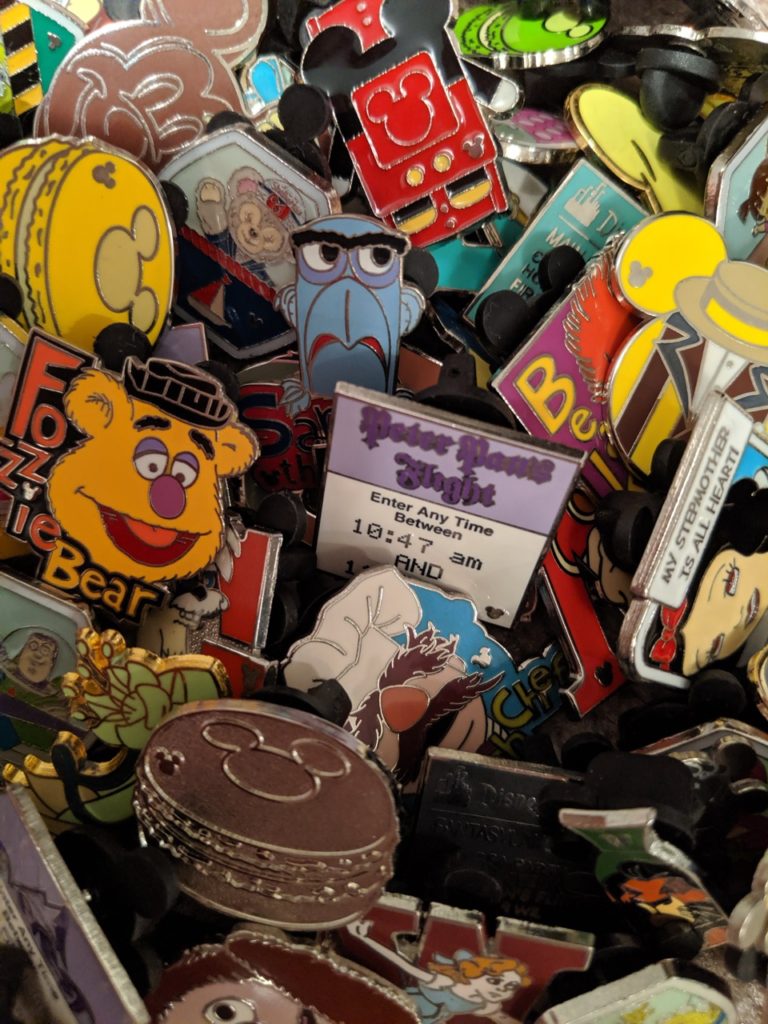 Disney Pin Trading: A Quick How To - Key To The World Travel