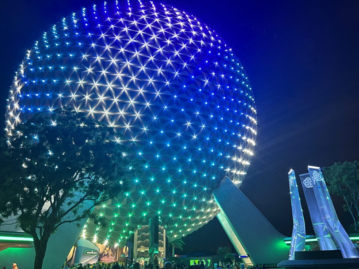 Complete Guide to EPCOT