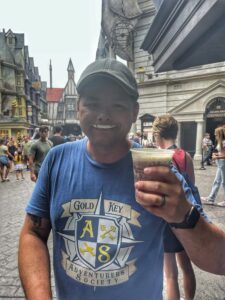 Man with butterbeer, Diagon Alley, Wizarding World of harry Potter, Universal Studios Orlando
