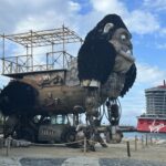 Giant gorilla observation platform
