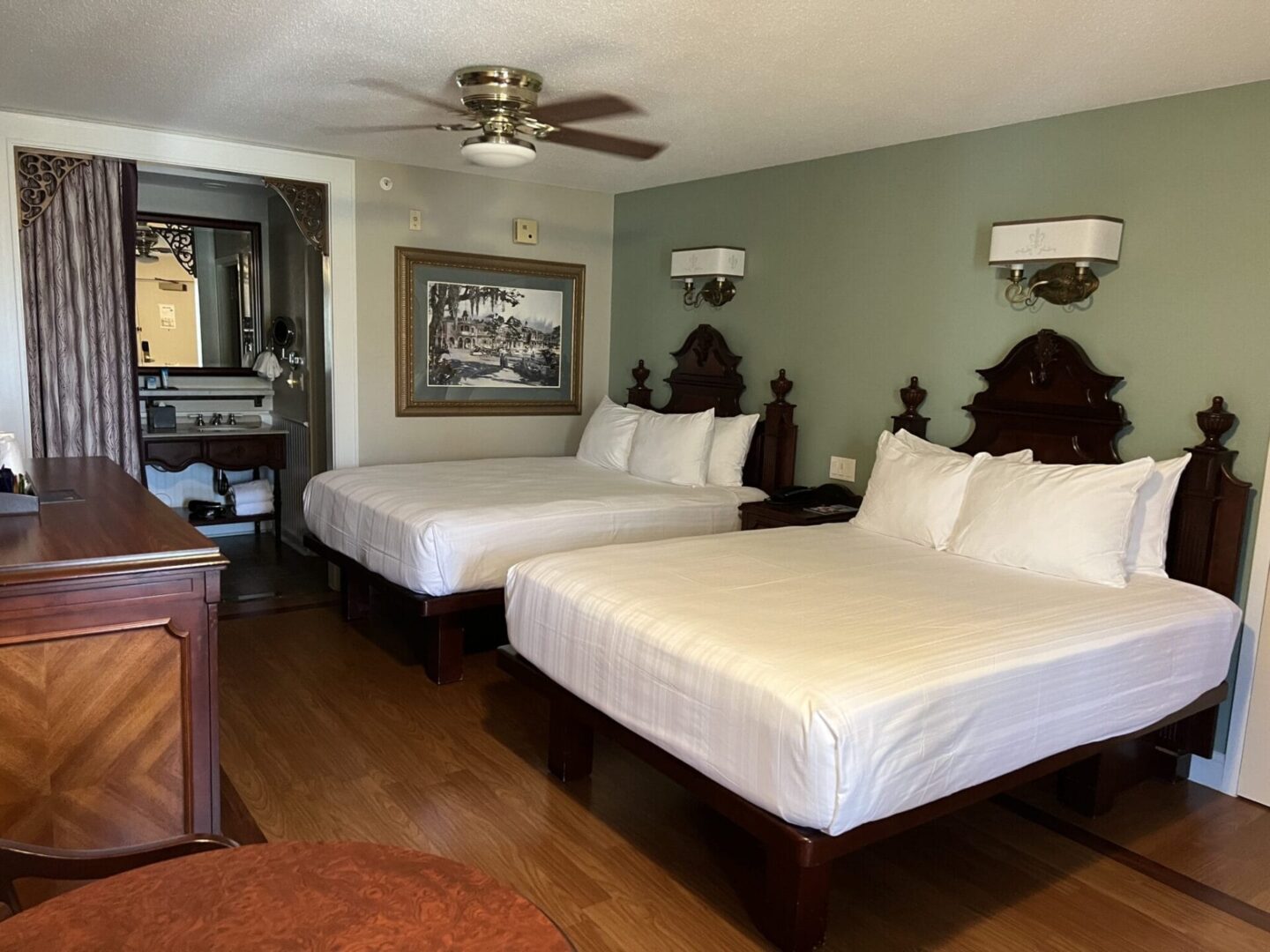 Guest room at POFQ