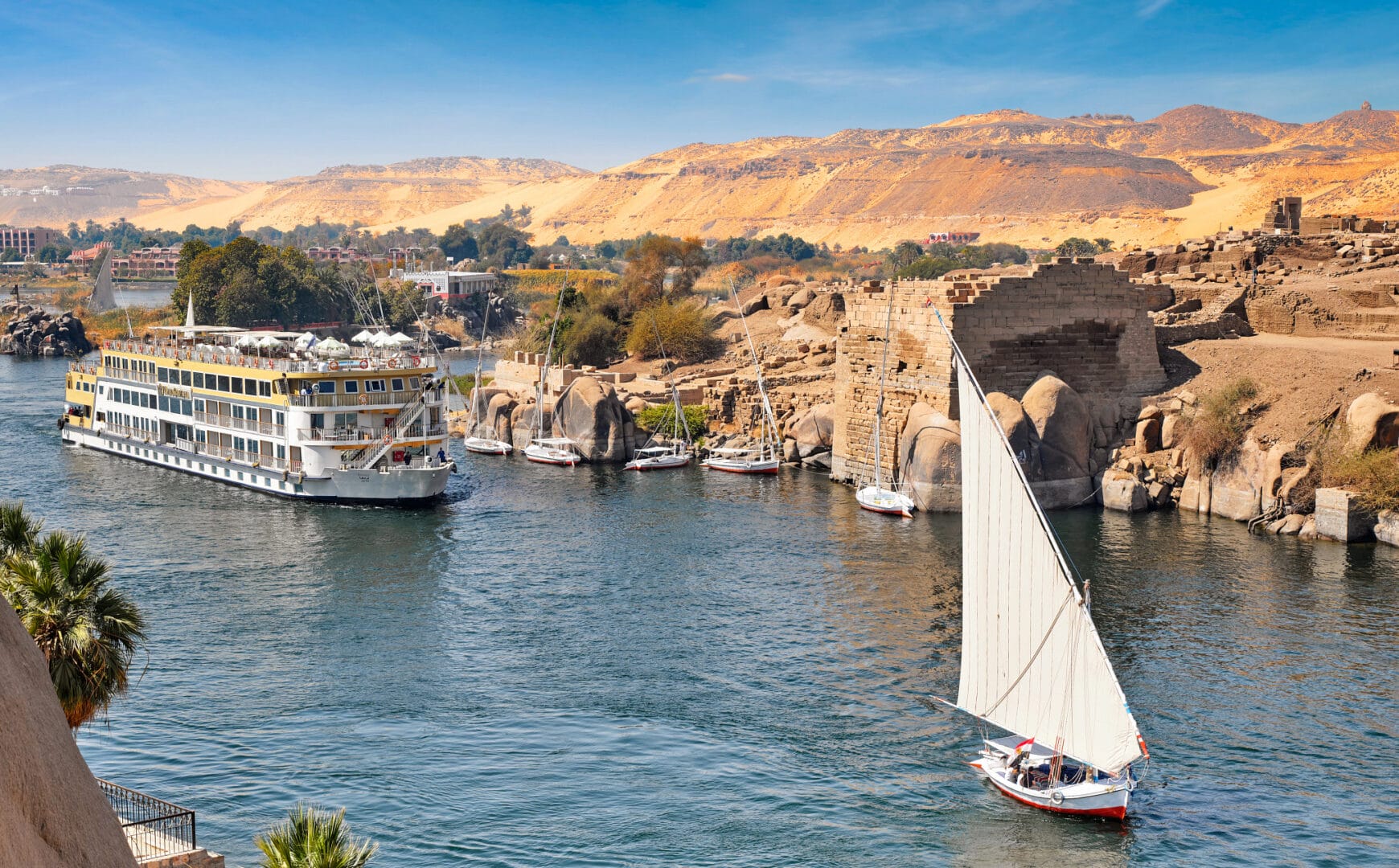 AmaWaterways Dahlia ship on the nile river
